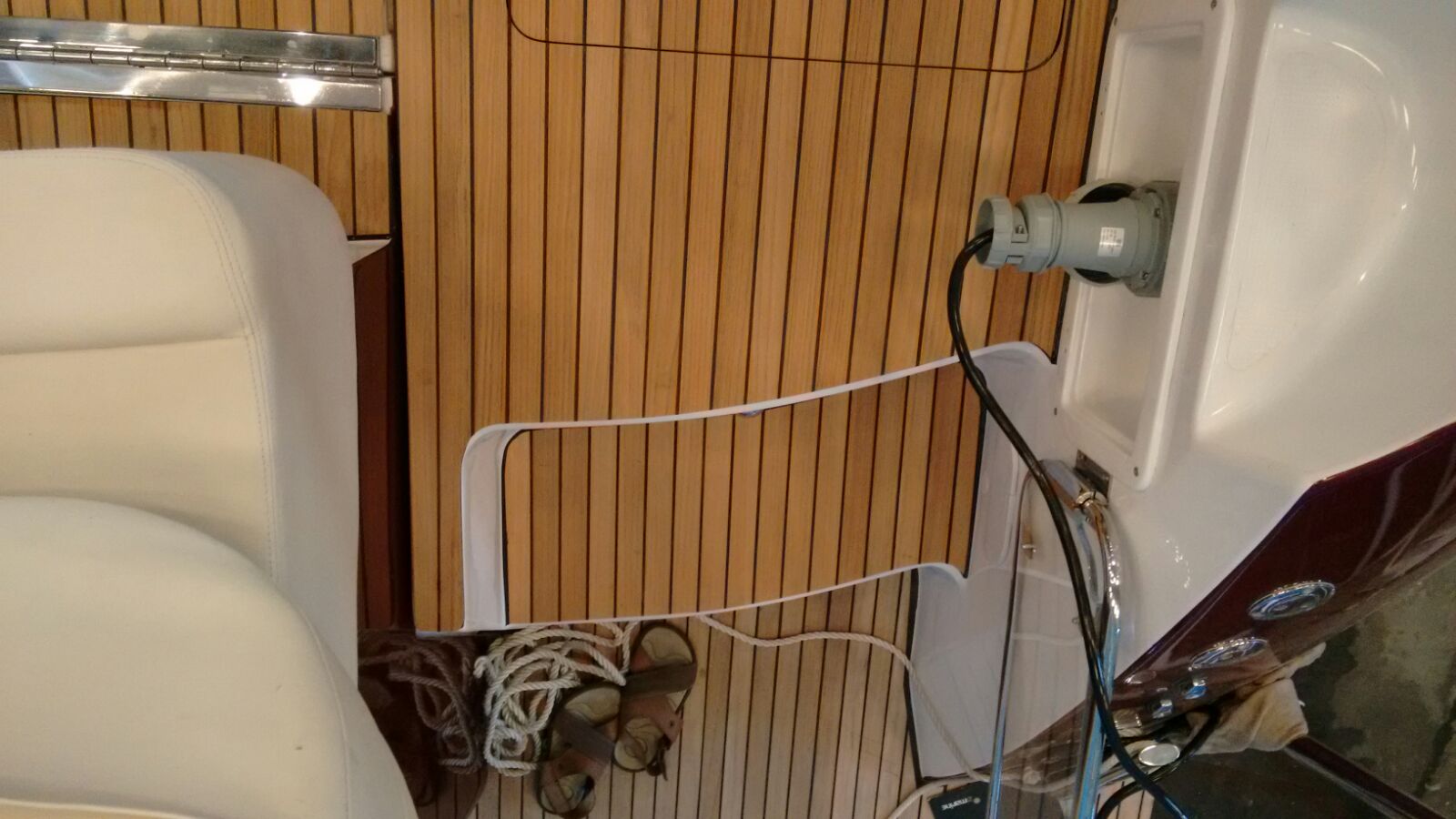 imagem 20151204 wa0005 em projeto de piso teka para embarcação — Zimarine