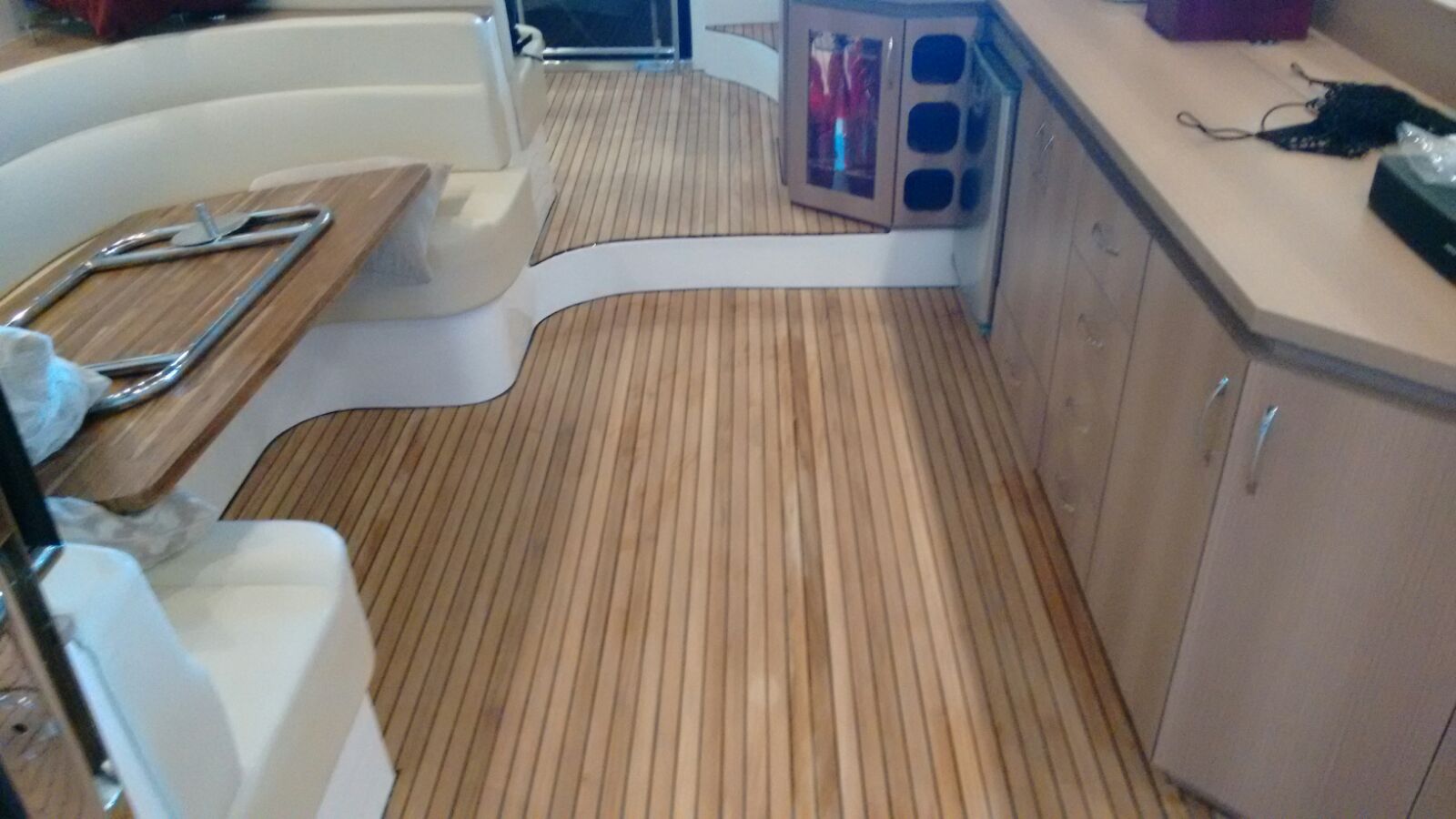 imagem 20151204 wa0009 em projeto de piso teka para embarcação — Zimarine