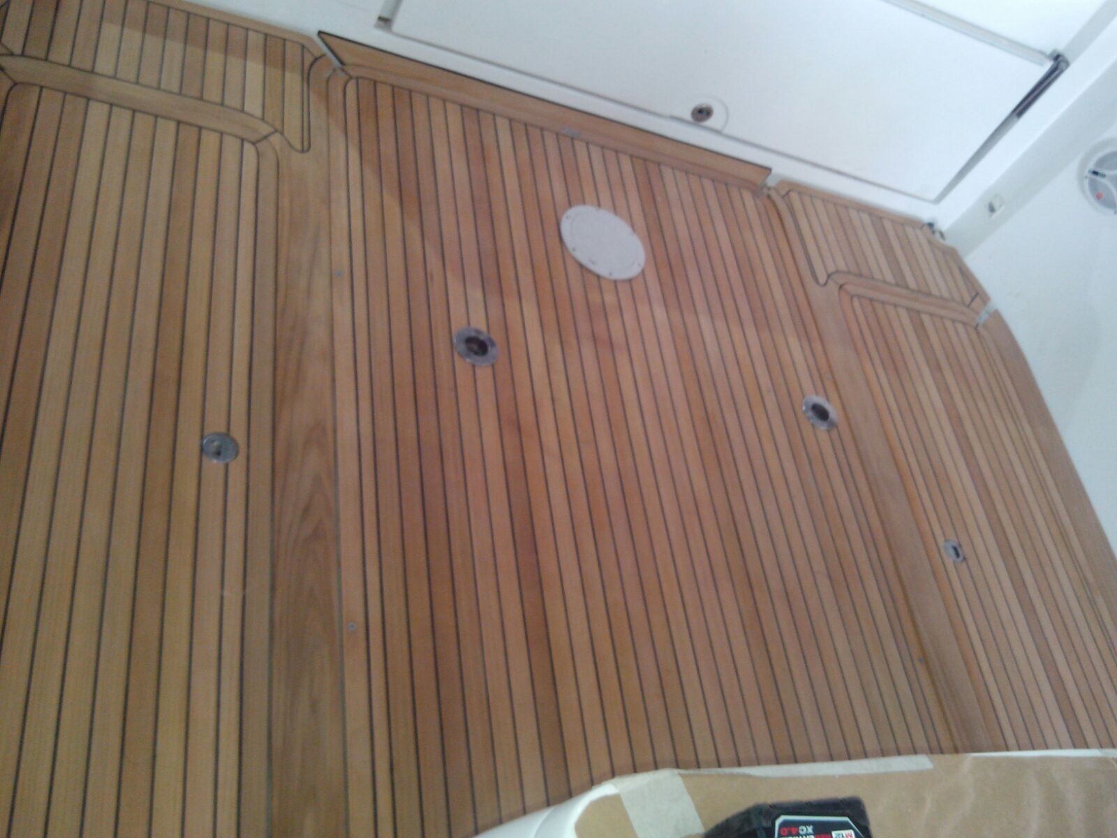 imagem 20151013 wa0004 em projeto de piso teka para embarcação — Zimarine