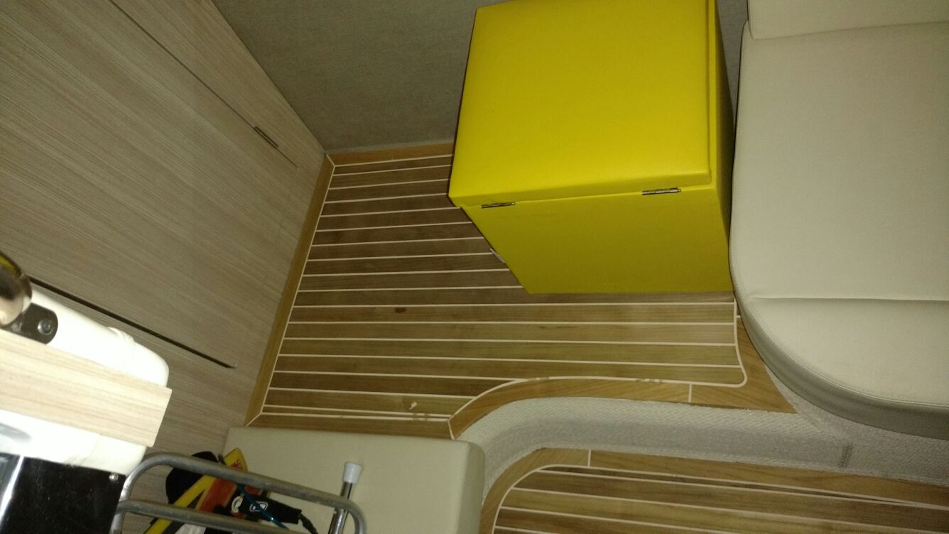 imagem 20151215 wa0065 em projeto de piso teka para embarcação — Zimarine